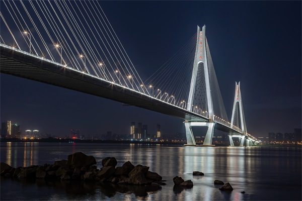 橋梁夜景照明設(shè)計