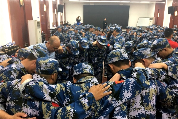第六屆河南牛商爭霸賽正式開賽，明亮照明全力以赴！