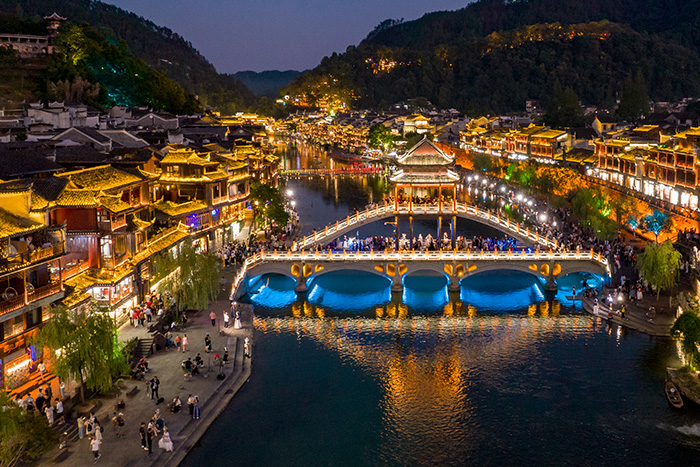 景區(qū)亮化工程驗(yàn)收報(bào)告：哪些指標(biāo)直接決定游客復(fù)游率？