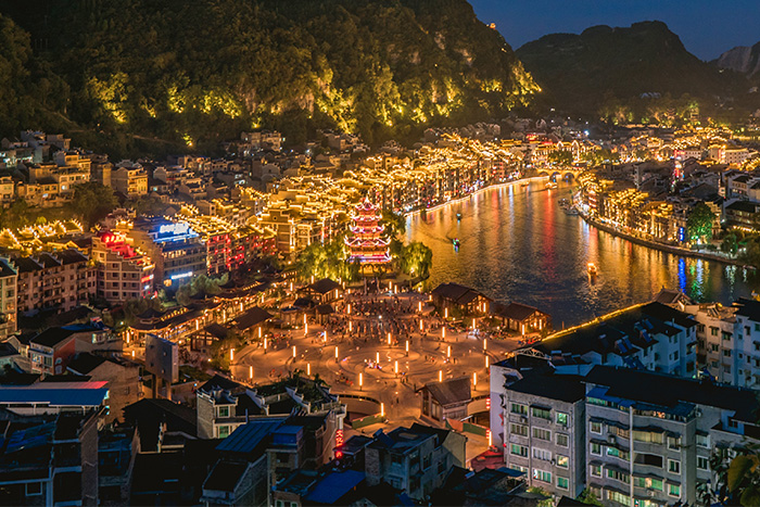 夜游門票賣爆的真相：景區(qū)亮化工程如何打造沉浸式文化IP？