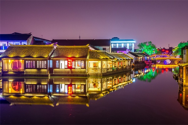 景觀亮化工程設(shè)計要符合什么準(zhǔn)則？