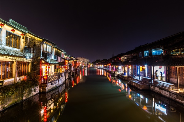 文旅特色小鎮(zhèn)燈光照明要如何科學規(guī)劃？