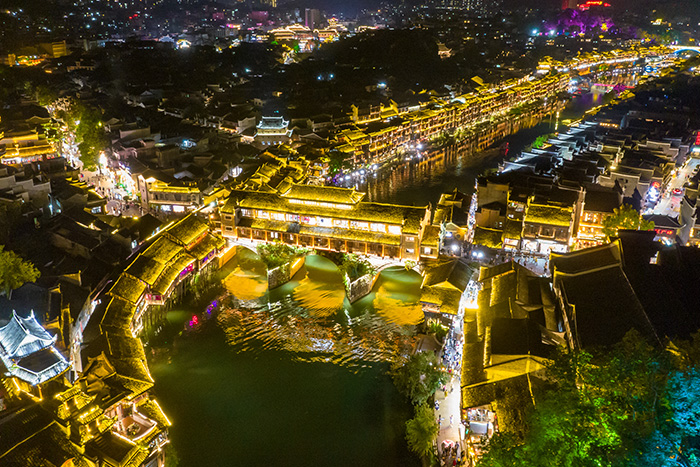 景區(qū)淡季不淡！文旅亮化工程如何創(chuàng)造夜間消費新場景