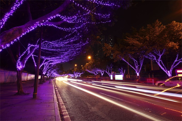 商業(yè)街夜景亮化能夠體現城市的繁榮