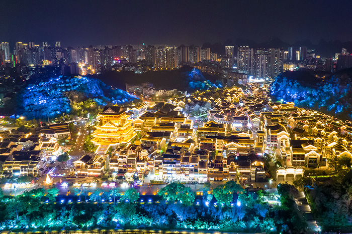 如何讓景區(qū)從"到此一游"變成"深度夜游"？亮化工程很關(guān)鍵