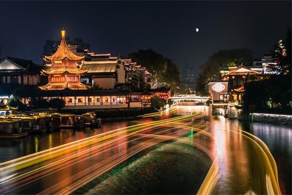景觀燈光照明設(shè)計中如何達到節(jié)能效果？