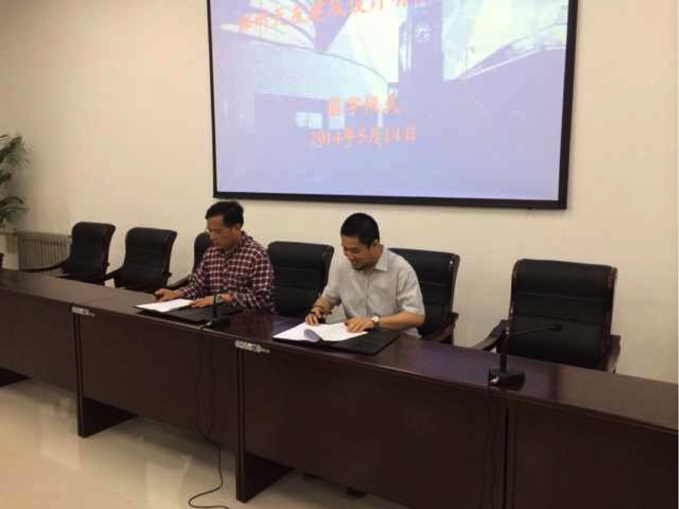 說明: http://www.anglianfuturesadvisory.com/uploads/allimg/140902/1-140Z22102312J.JPG